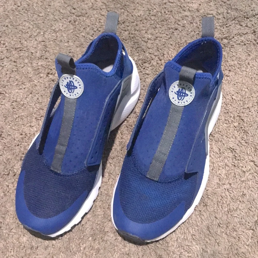 🔥AIR HUARACHE BY NIKE💥 blue & white, gray trim (Sz.10) 💐slightly used 🦋 - Picture 1 of 7